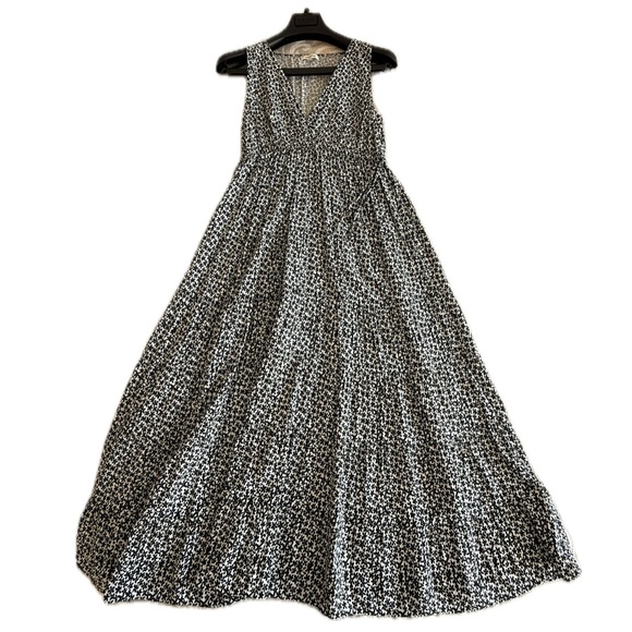 Max Studio Black and White Sleeveless V-Neck Maxi Sundress SZ.M - Picture 3 of 8